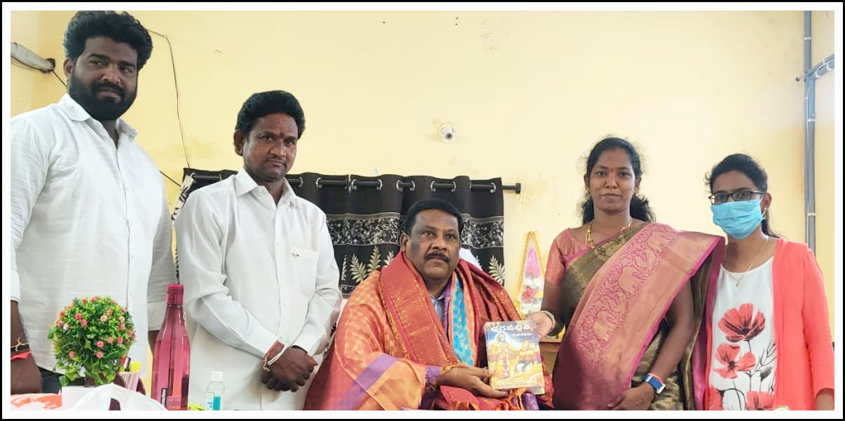 ఆర్డీఓను స‌న్మానించిన సాహు శ్రీ‌ల‌త