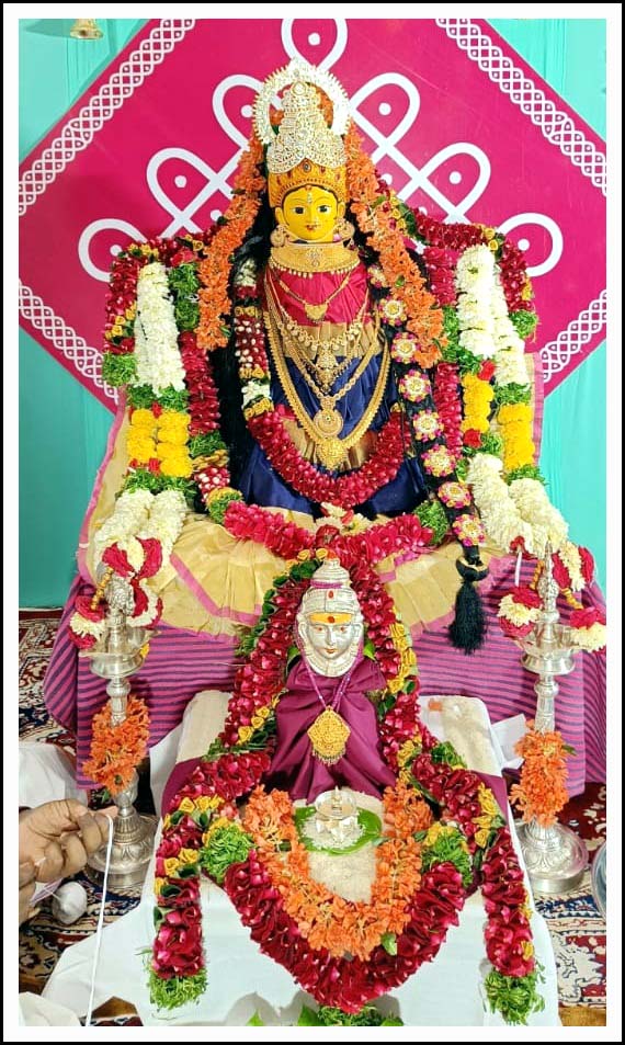 ఇంటింటా వ‌ర‌ల‌క్ష్మీ వ‌త్రాలు