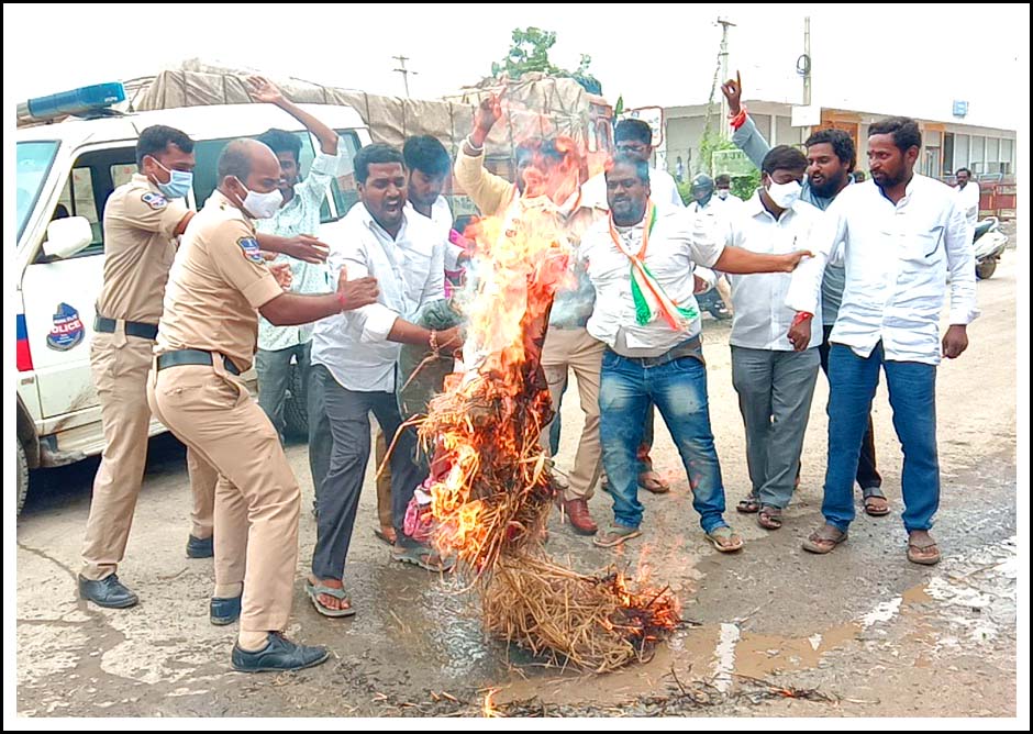 మ‌ల్లారెడ్డిపై మండిప‌డిన యూత్ కాంగ్రెస్..!