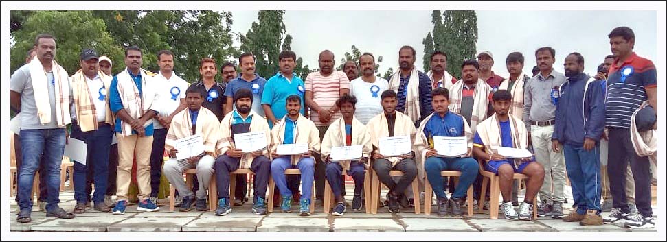 క‌ష్ట‌ప‌డి ల‌క్ష్యాల‌ను నెర‌వేర్చుకోవాలి
