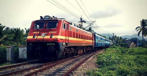 రైల్వే రిజర్వేషన్‌ సేవలకు అంతరాయం