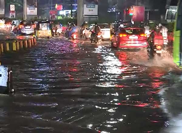 భాగ్య‌న‌గ‌రాన్ని ముంచెత్తిన వాన