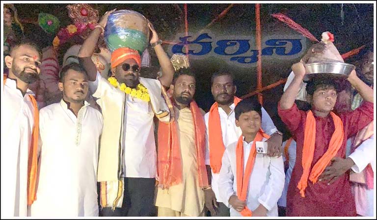 గ‌ణేష్ ల‌డ్డూల‌కు భ‌లే డిమాండ్