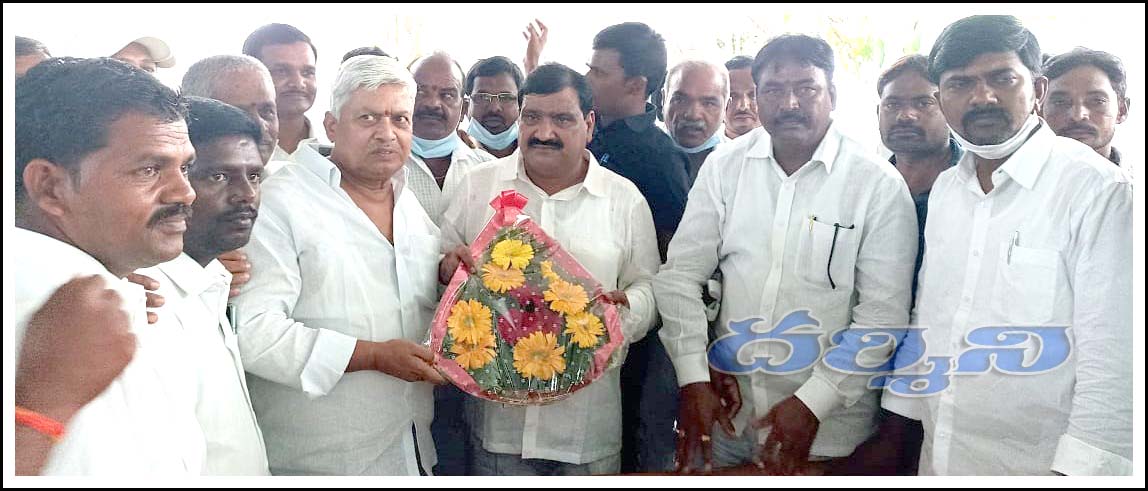 ఎమ్మెల్సీకి శుభాకాంక్ష‌లు తెలిపిన యాలాల మండ‌ల నాయ‌కులు