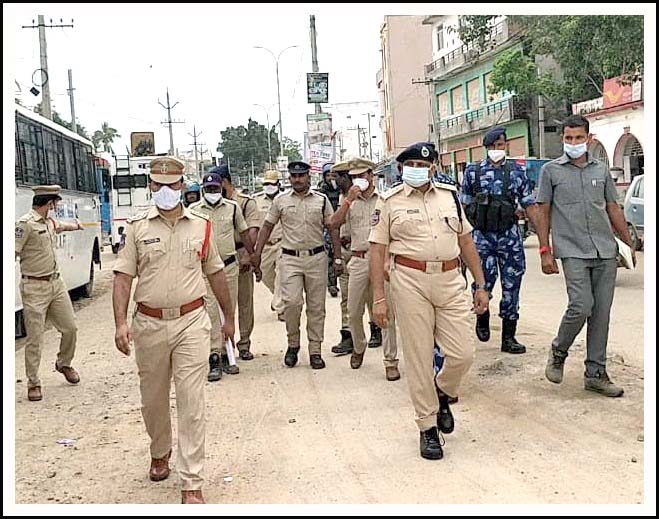 పురవీదుల్లో సీఆర్పీఎఫ్‌, ఆర్ఏఎఫ్ క‌వాతు