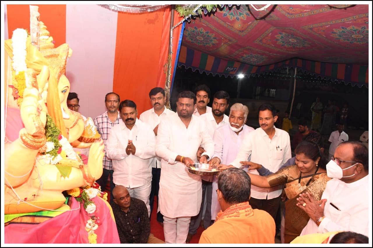 విఘ్నాలు బాప‌రా విఘ్నేశ్వ‌రా..!