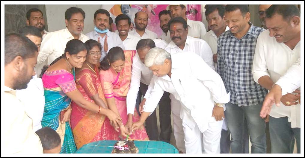 అట్ట‌హాసంగా ఎంపీ రంజిత్‌రెడ్డి జ‌న్మ‌దిన వేడుక‌లు