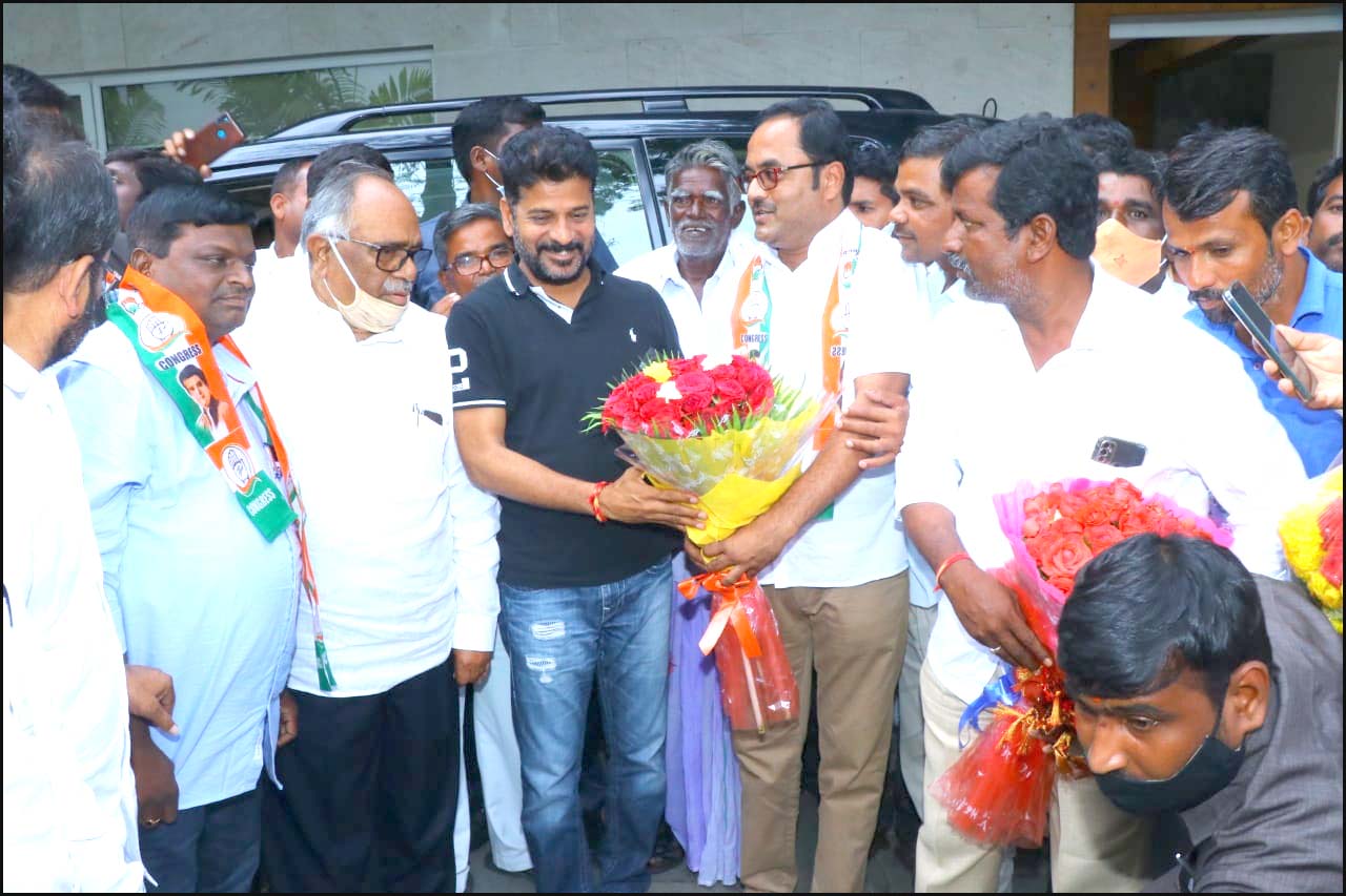 తాండూరు టీఆర్ఎస్‌కు జ‌ల‌క్