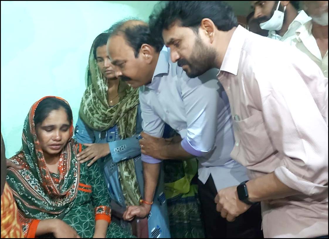 షేక్ ఇసాక్‌ పాష కుటుంబానికి అండ‌గా ఉంటాం