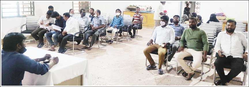 అర్హులైన వారంద‌రూ టీకా వేసుకునేలా చూడాలి