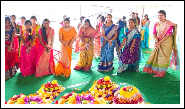 తాండూరంతా.. బ‌తుక‌మ్మ సంబ‌రాలు