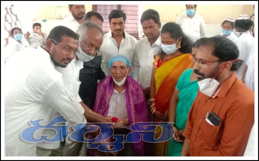 వైద్యుల కృషితో పెరిగిన ప్ర‌భుత్వ ఆసుప‌త్రి ప్ర‌తిష్ట‌