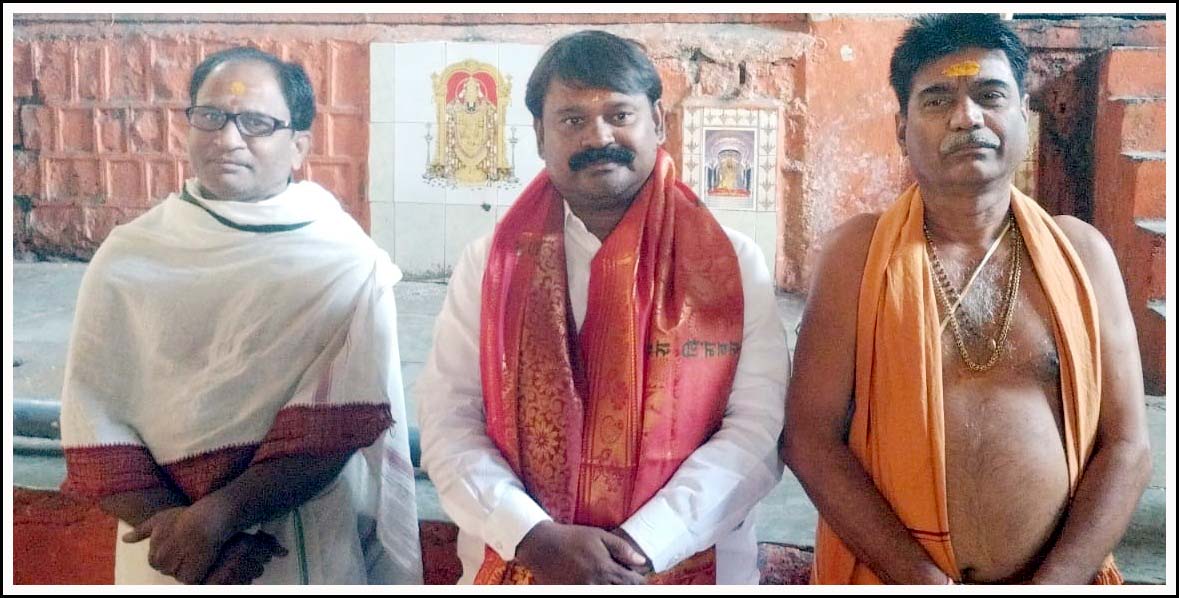 ద‌త్తాత్రేయ స్వామిని ద‌ర్శించుకున్న విఠల్ నాయక్