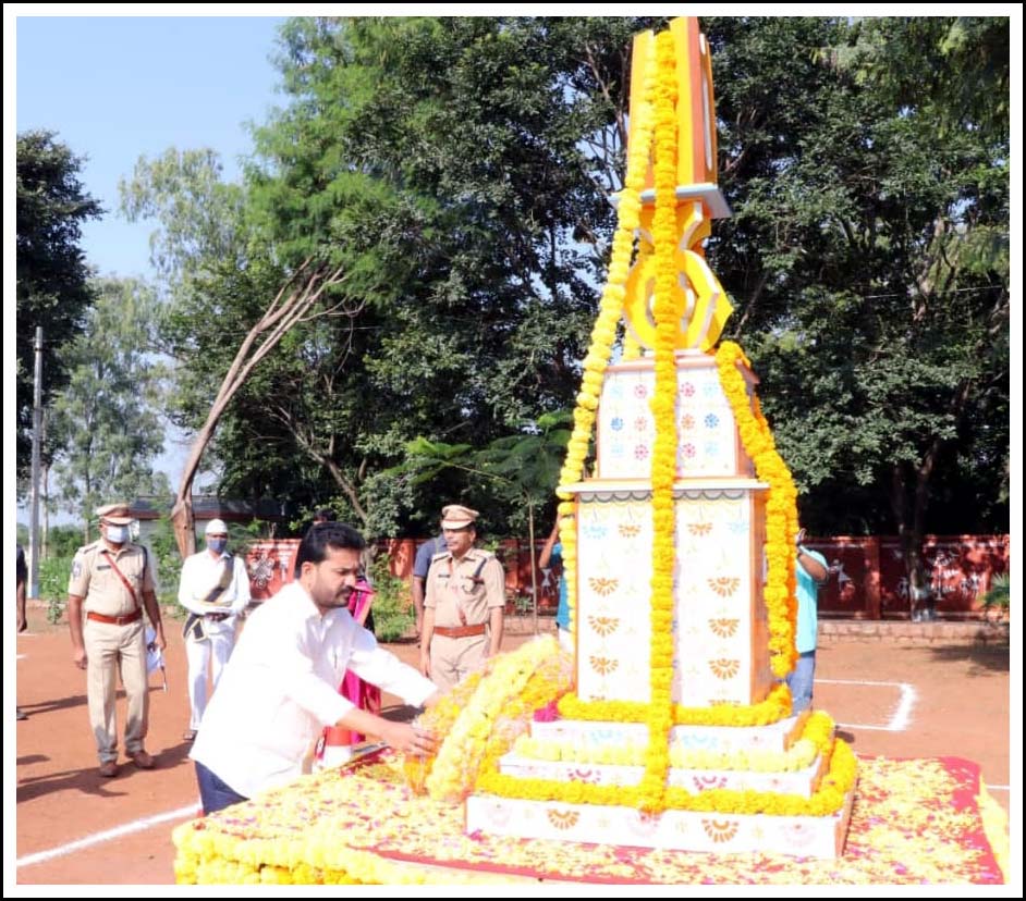 పోలీసుల సేవ‌లు అజ‌రామ‌రం