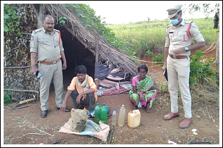 సారా బ‌ట్టీల గుట్టు ర‌ట్టు..!