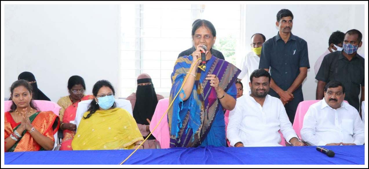 రాజ‌కీయాలు త‌రువాత‌.. అభివృద్ధితో ముందుకు..!