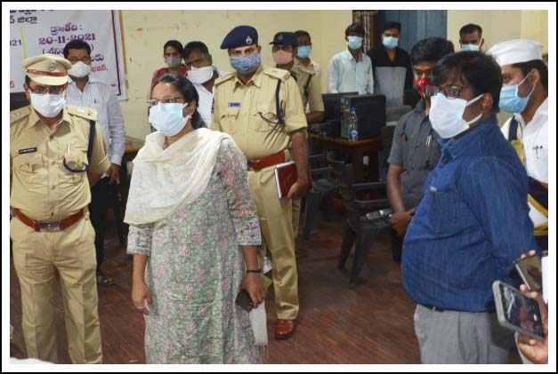 మ‌ద్యం దుకాణాల డ్రాకు ఏర్పాట్లు చేయండి
