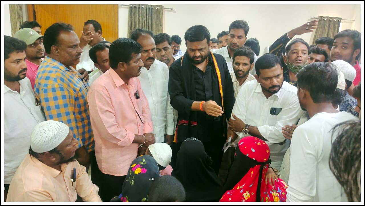 జ‌బ్బార్ కుటుంబాన్ని ఆదుకుంటాం