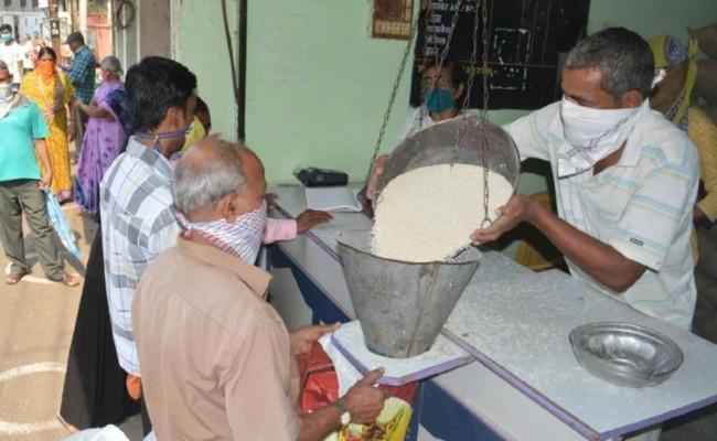 రేషన్‌కార్డు దారులకు కేంద్రం శుభవార్త
