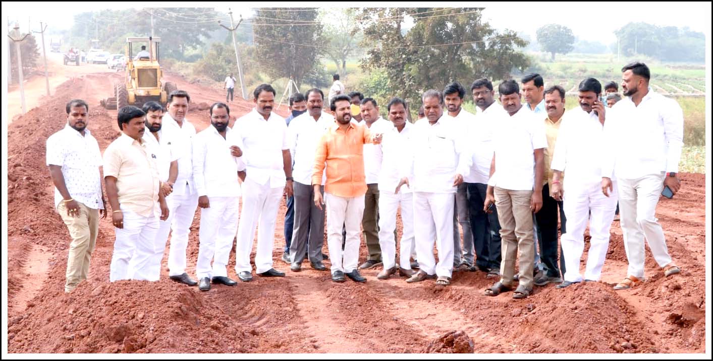 బ్రిడ్జి ప‌నుల‌ను వేగ‌వంతం చేయాలి