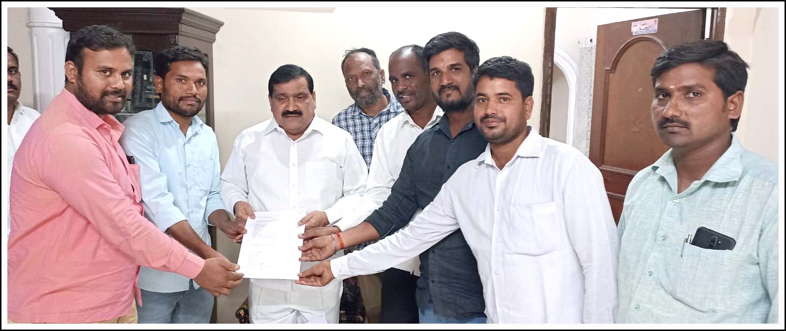ఉద్య‌మ కారుల‌ను మ‌ర‌వ‌కండి