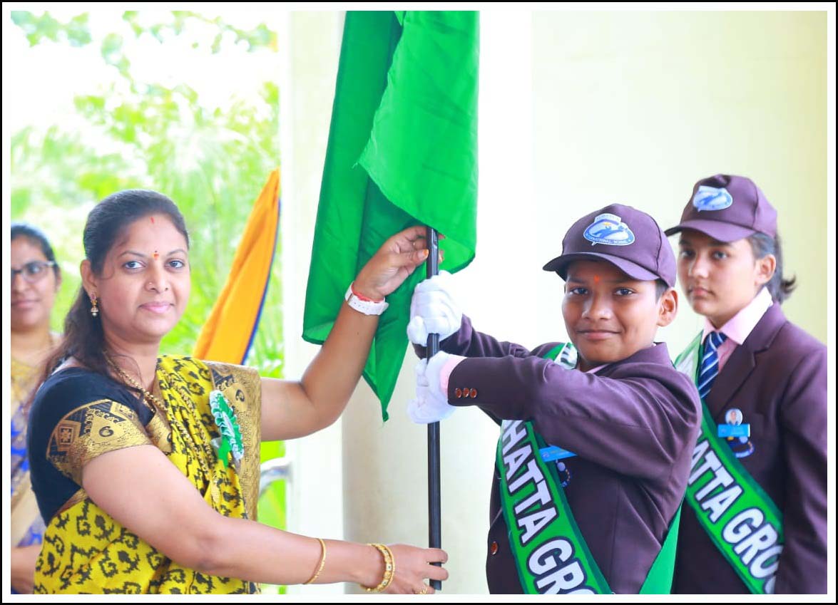 నాయ‌క‌త్వ ల‌క్ష‌ణాల‌ను అల‌వ‌ర్చుకోవాలి