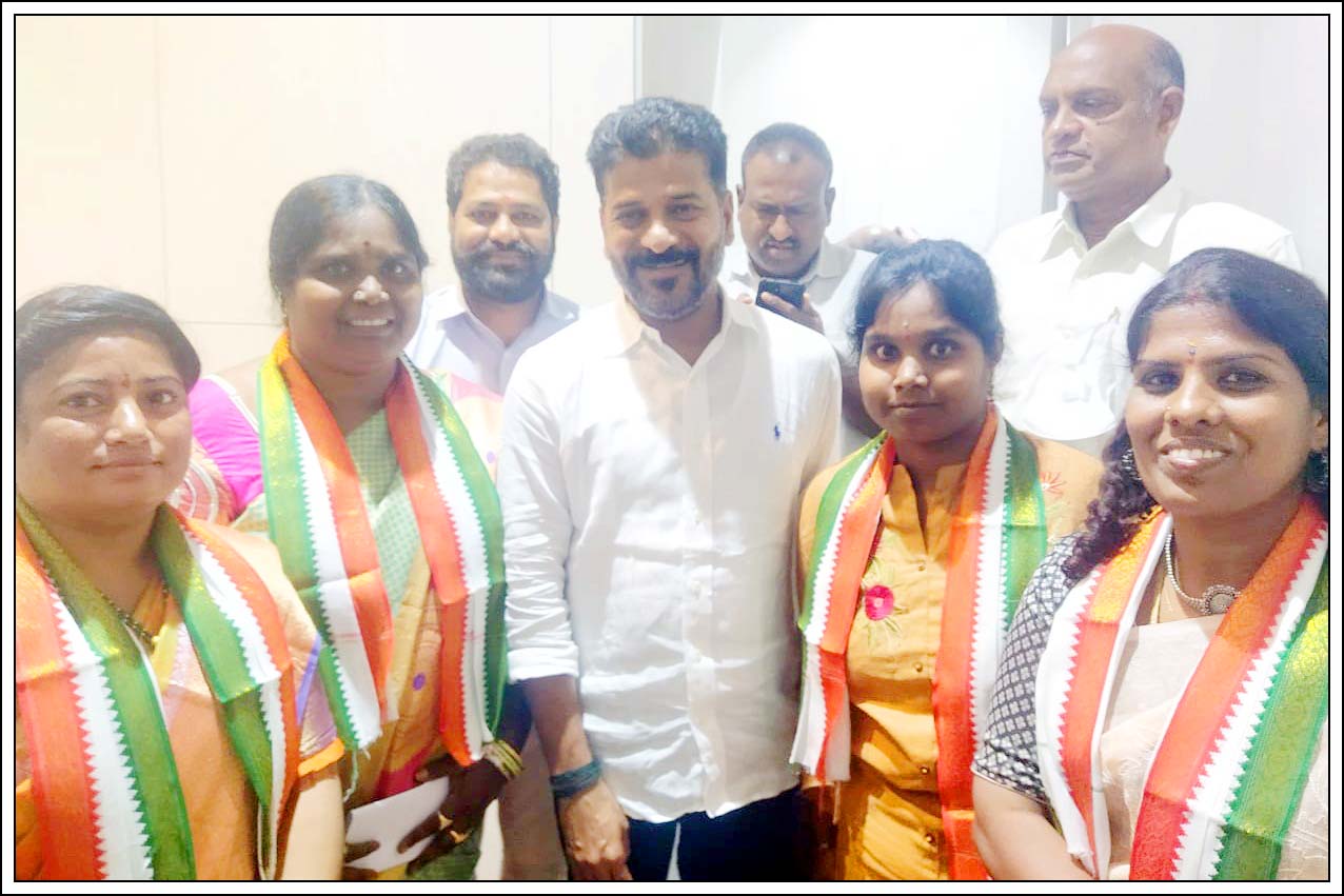 రేవంత్‌రెడ్డిని క‌లిసిన కాంగ్రెస్ మ‌హిళ నాయ‌కులు