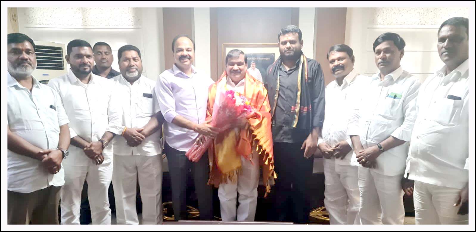 ఎమ్మెల్సీకి శుభాకాంక్ష‌లు తెలిపిన ఎంపీ, ఎమ్మెల్యే