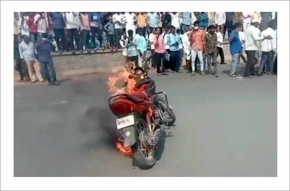 చ‌లాన్ల చిచ్చులో భ‌గ్గుమ‌న్న బైకు