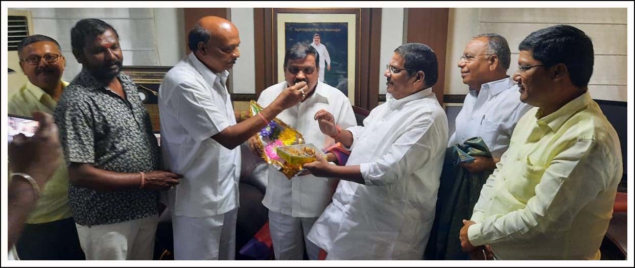 వీర‌శైవ స‌మాజాన్ని మ‌రువ‌ను