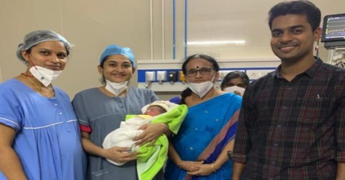 సర్కారు దవాఖానలో కలేక్టర్ భార్య ప్రసవం