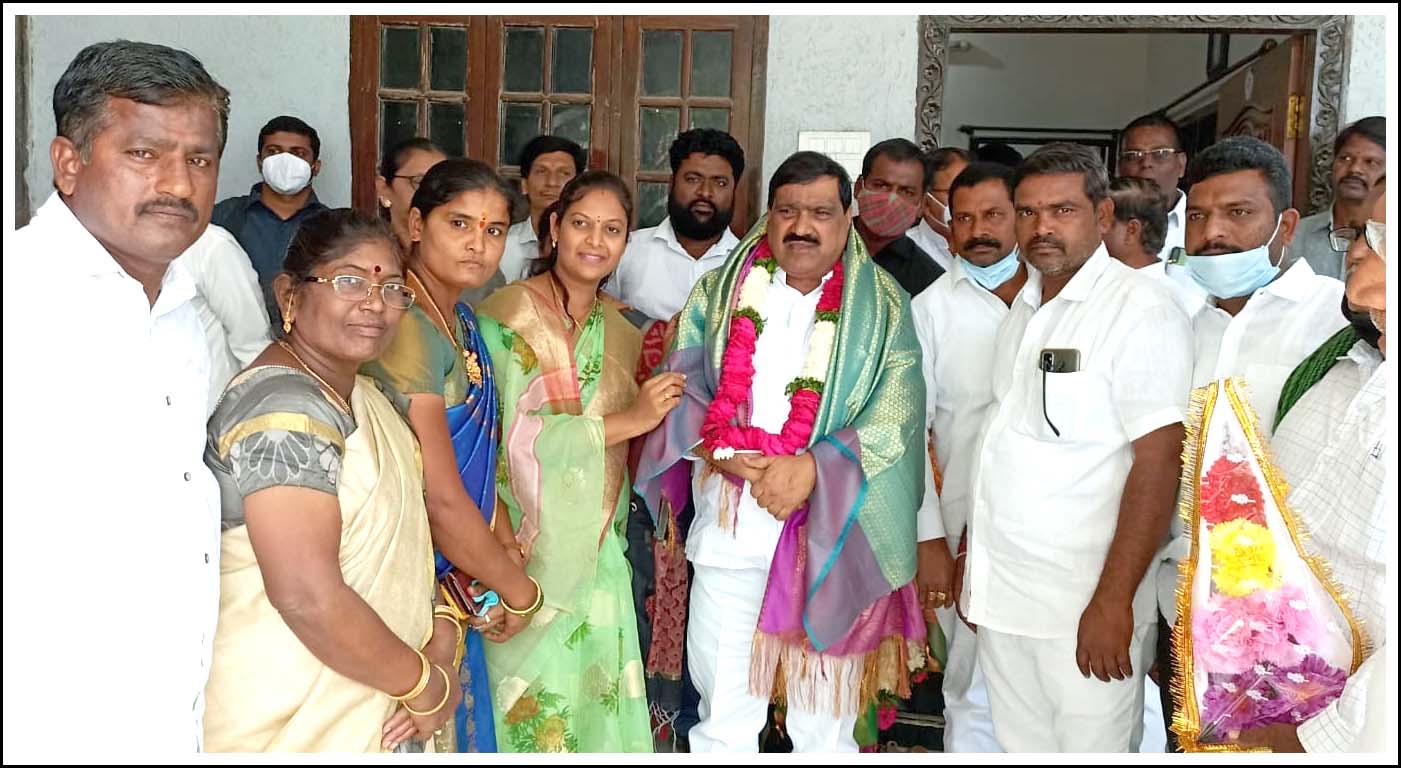 ఎమ్మెల్సీ మహేందర్ రెడ్డికి శుభాకాంక్షలు తెలిపిన నేతలు