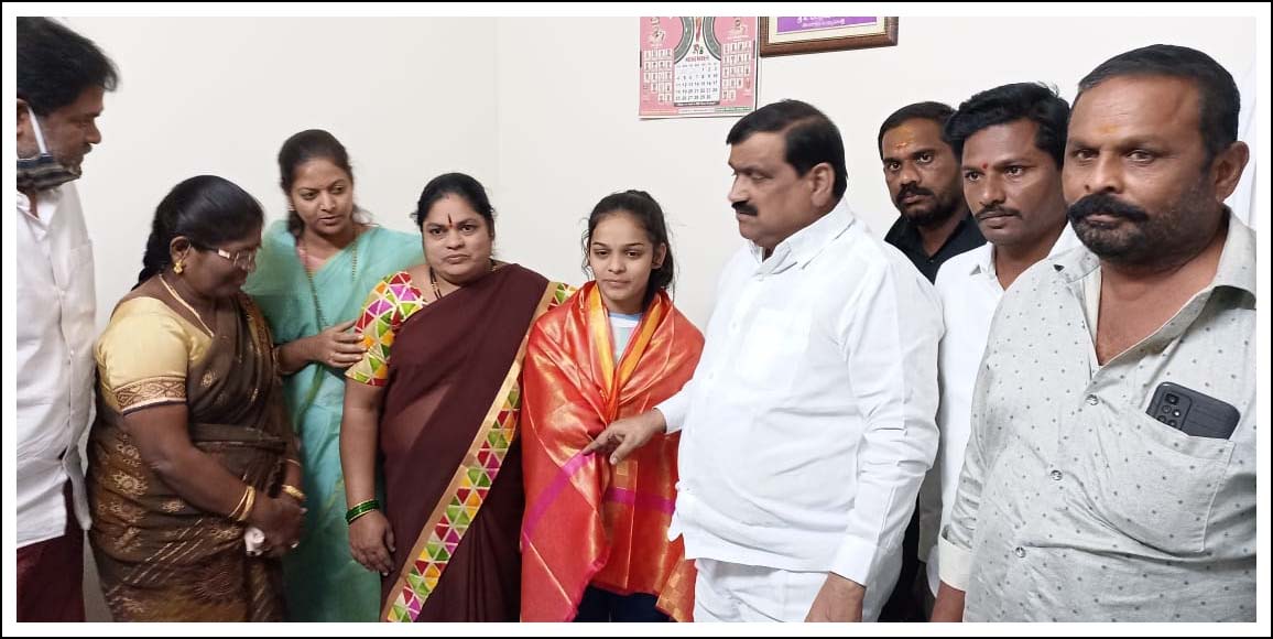నృత్య రంగంలో దూసుక‌పోవాలి
