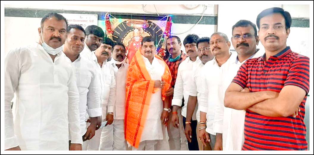 షిర్డిలో శంకర్ యాదవ్‌కు సత్కారం