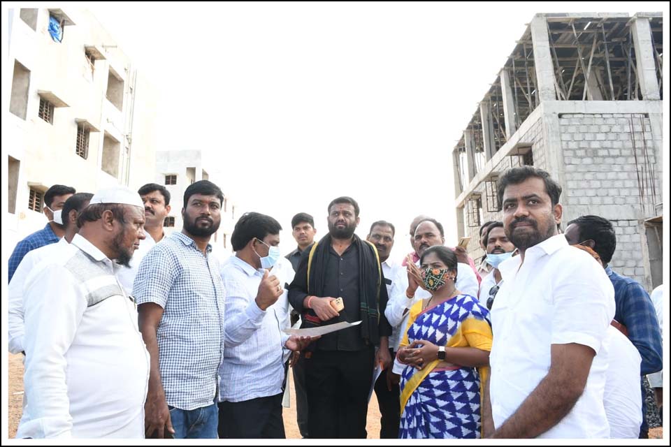 మూడు నెల‌లో.. రెండు ప‌డ‌క‌ల ఇండ్లు