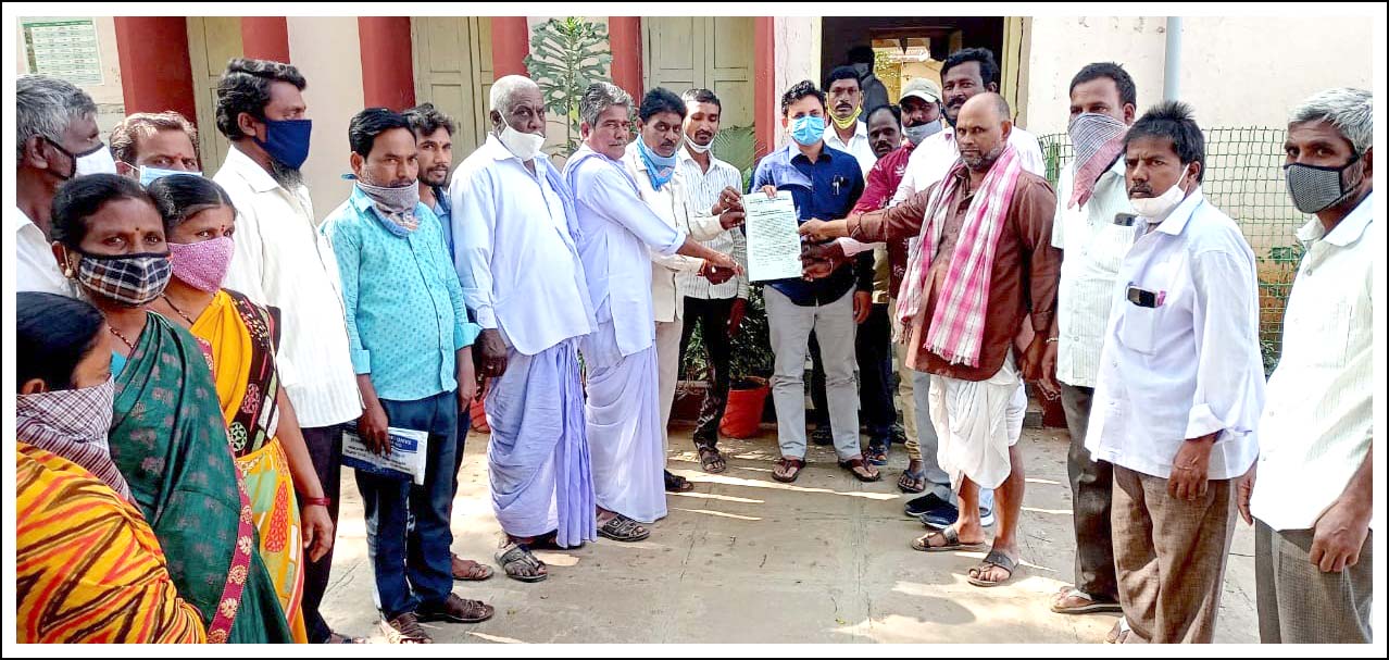 వీఆర్ఏల కుటుంబాల‌ను ఆదుకోవాలి