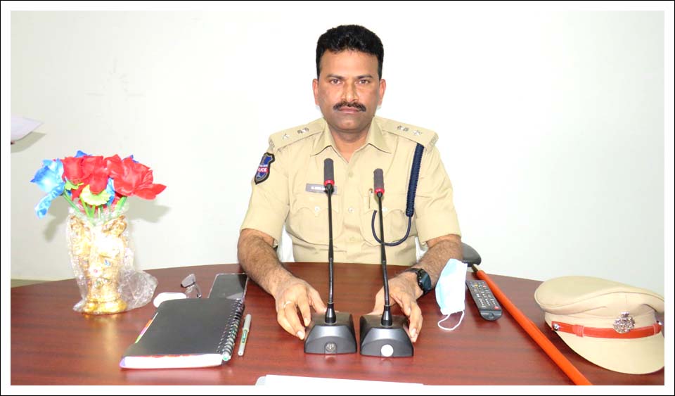 న్యూఇయ‌ర్ వేడుక‌ల‌పై ప్ర‌త్యేక నిఘా..!