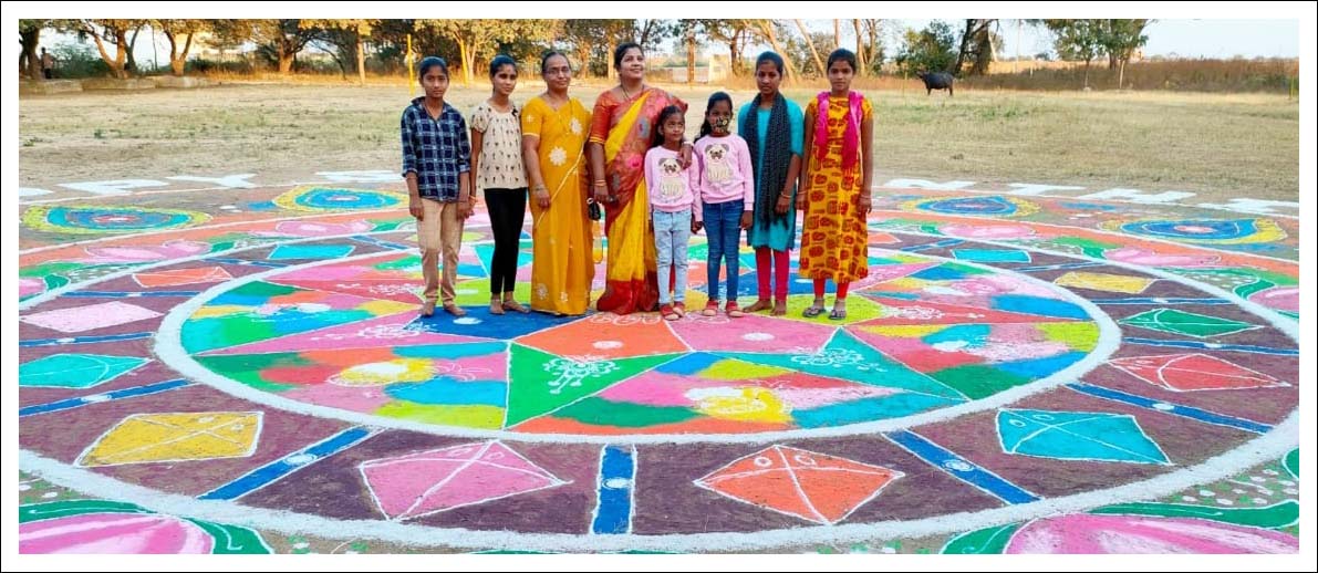 చ‌దువుతో పాటు నైపుణ్య రంగాల్లో్ రాణించాలి