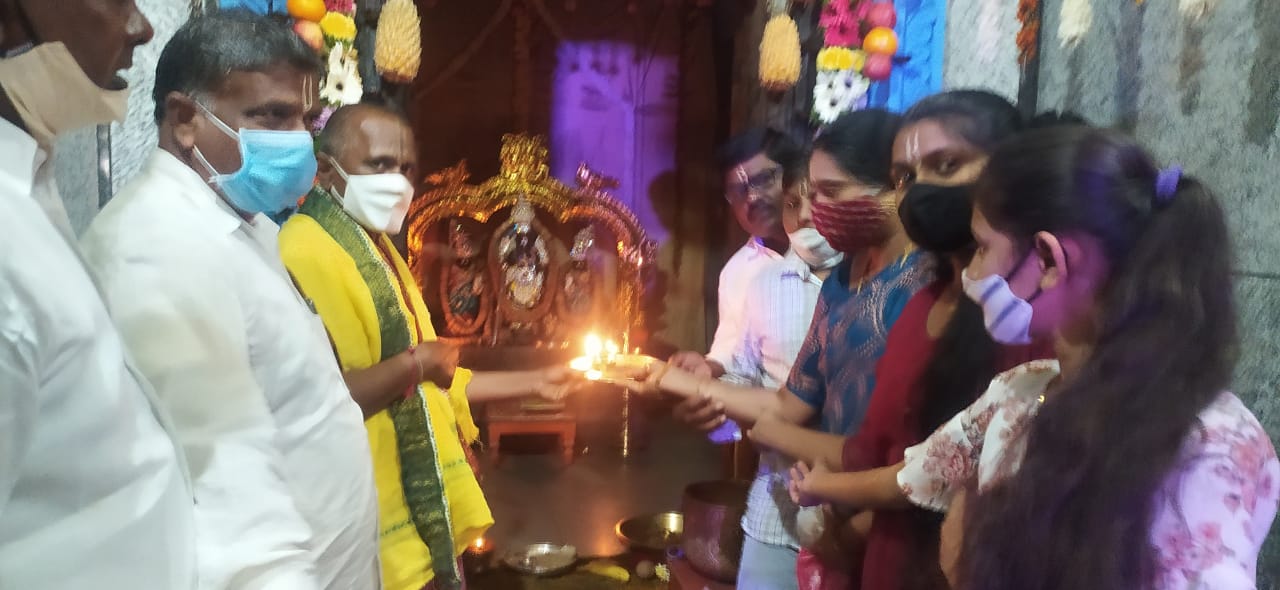 శ్రీవారిని ద‌ర్శించుకున్న పెద్దేముల్ ఎంపీపీ అనురాథ ర‌మేష్