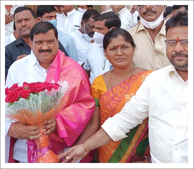 మహేందరెడ్డికి శుభాకాంక్షలు తెలిపిన జెడ్పీటీసీ గౌడి మంజుల‌