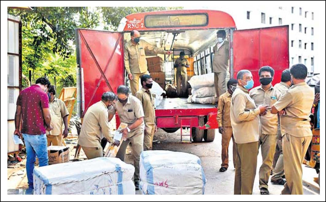 ఆక‌ర్షిస్తున్న ఆర్టీసీ కార్గో సేవ‌లు