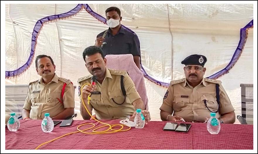 జర్నలిస్టులకు గుర్తింపు కార్డులు