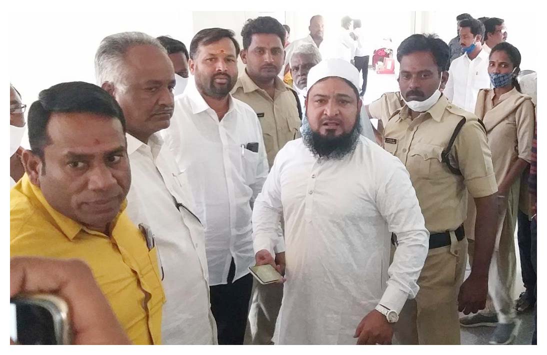 గత కౌన్సిల్ ఎజెండాపై స్టేను వెనక్కి తీసుకోవాలి