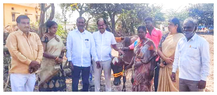 రైతు కుటుంబానికి జీవ‌నోపాధి చేయూత అభినంద‌నీయం