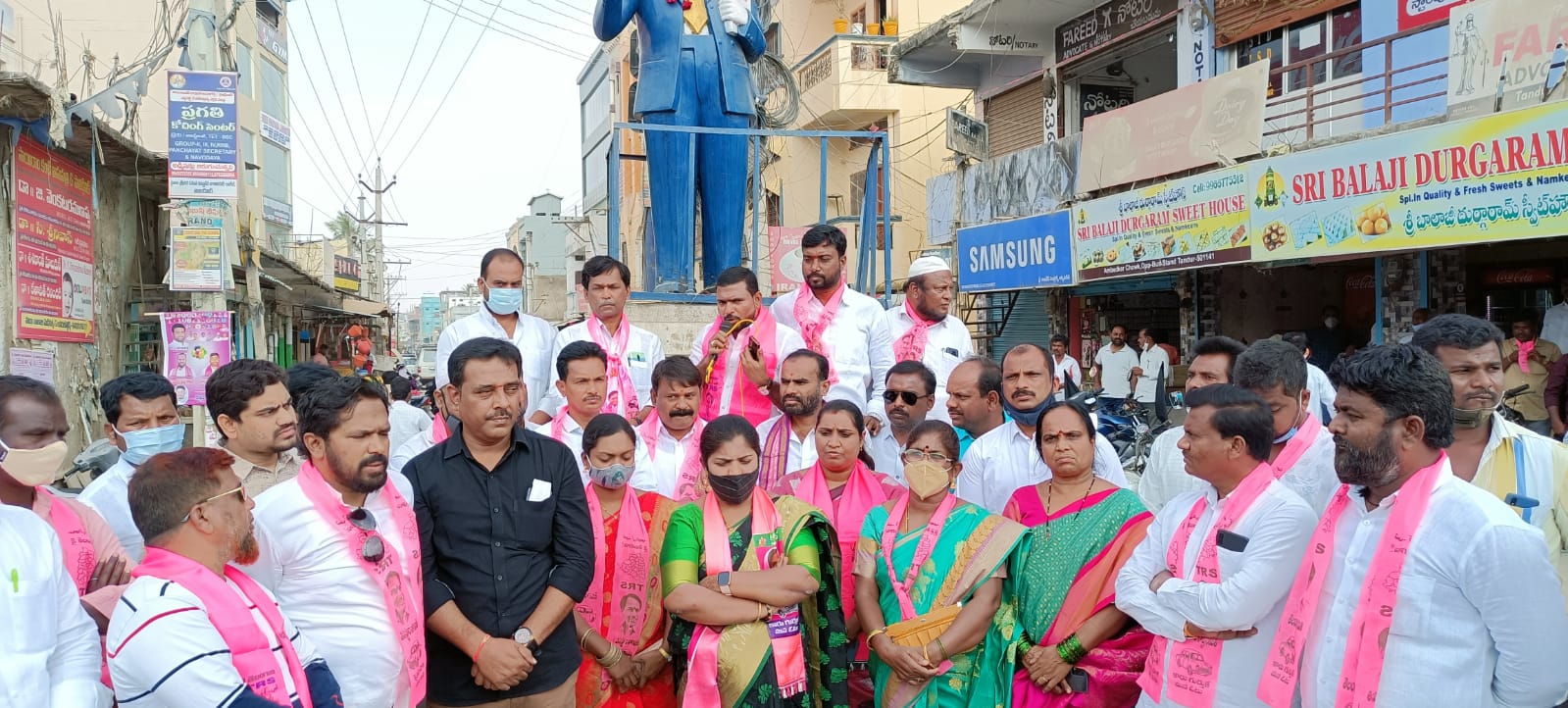 మోడీపై గులాబీ నేత‌ల ఫైర్