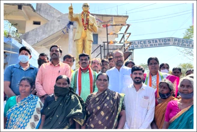 సీఎం కేసీఆర్‌పై కేసు న‌మోదు చేయాలి