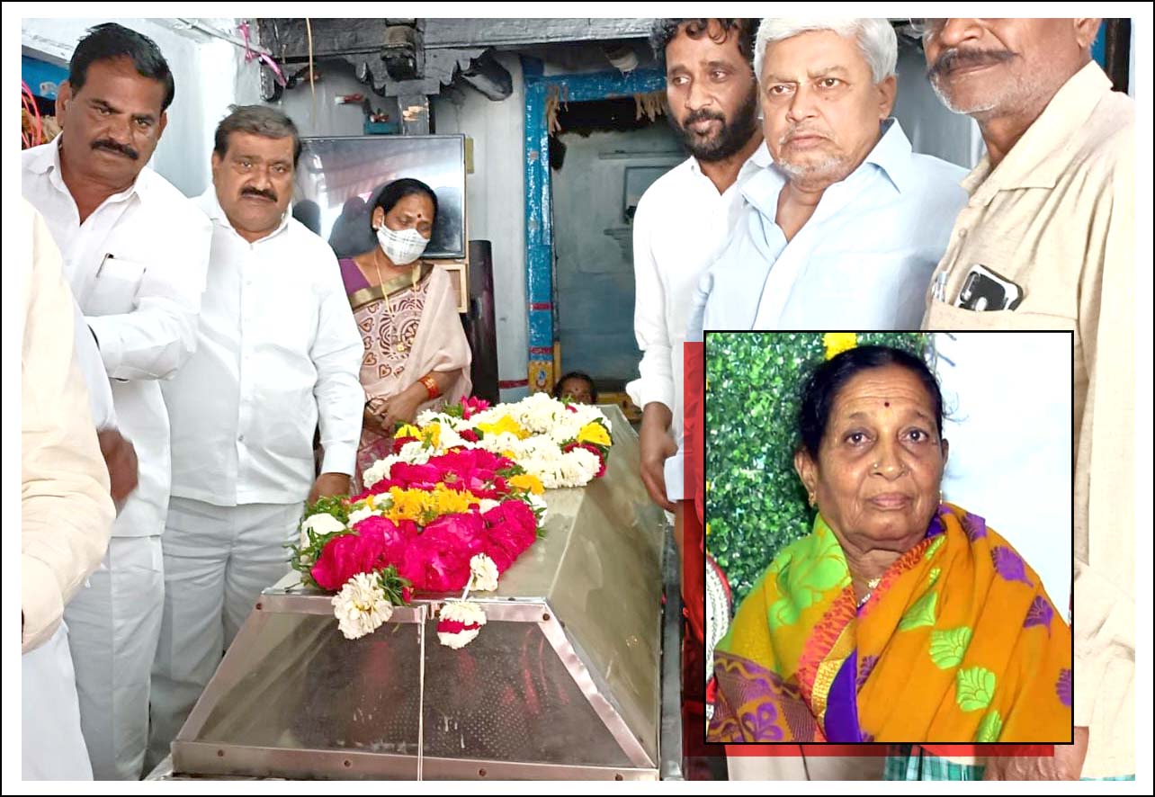 మాజీ ఎంపీటీసీ అంప‌ల్లి సిద్ద‌మ్మ‌కు ఎమ్మెల్సీ నివాళి