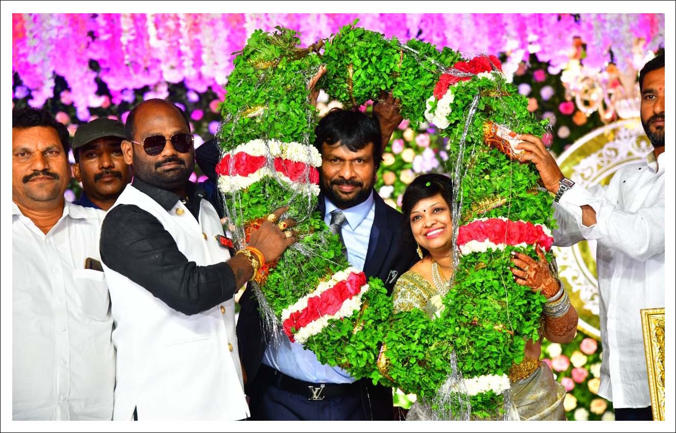 అట్ట‌హాసంగా సిల్వ‌ర్ జూబ్లీ వివాహా వార్షికోత్స‌వ వేడుక