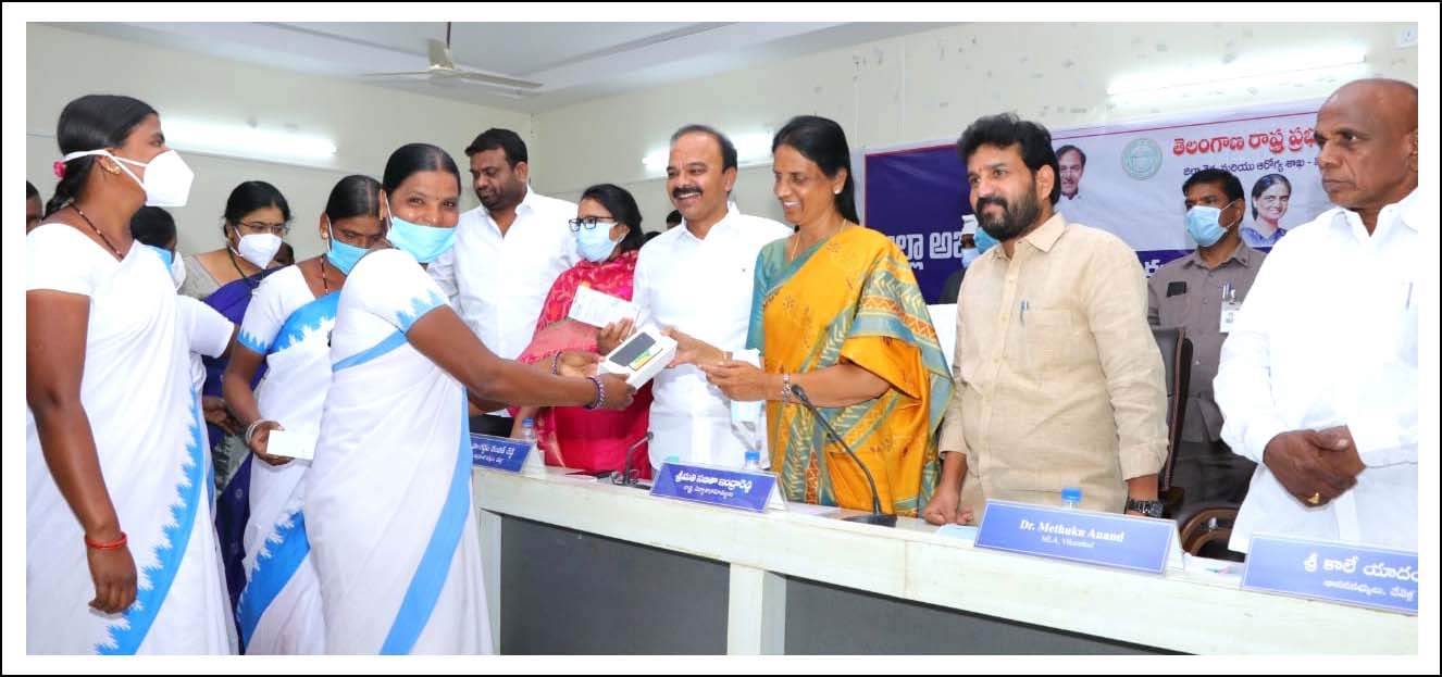 ఆరోగ్య తెలంగాణ‌లో ఆశ వ‌ర్క‌ర్ల సేవ‌లు కీల‌కం