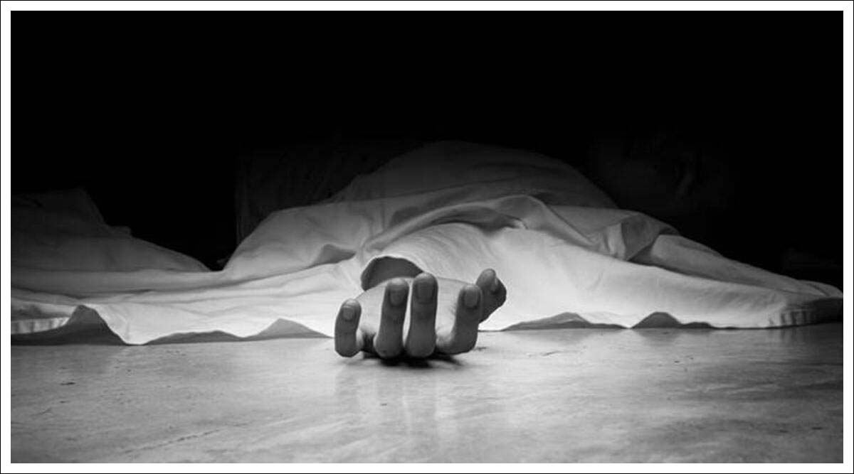 అమ్మ‌ను కొట్టి.. ఆపై పురుగులమందు సేవించి
